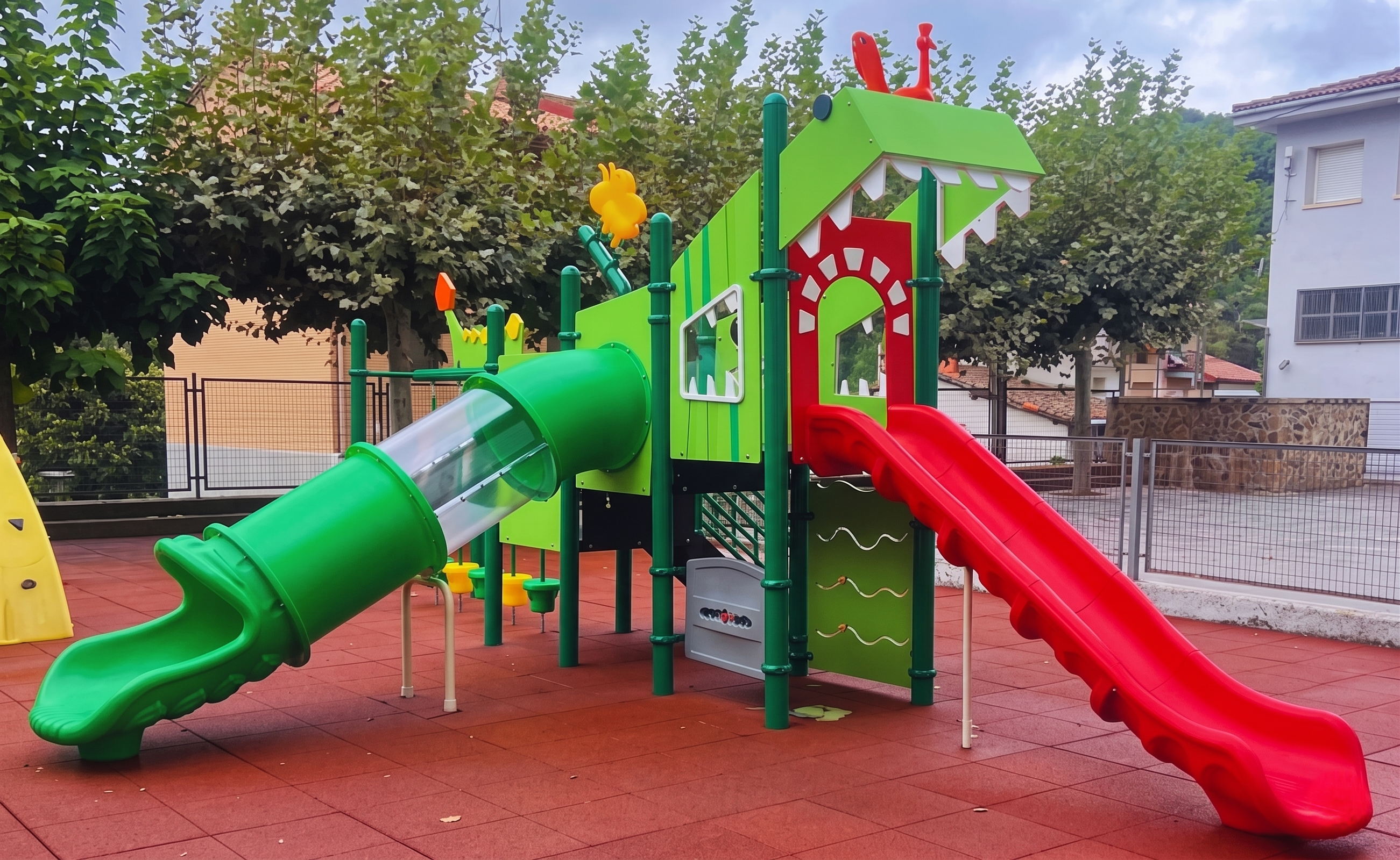 Juego infantil estructura grande